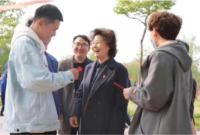 学党史 赢锦鲤 美校园——信息工程乐投网页版积极参与党史学习教育